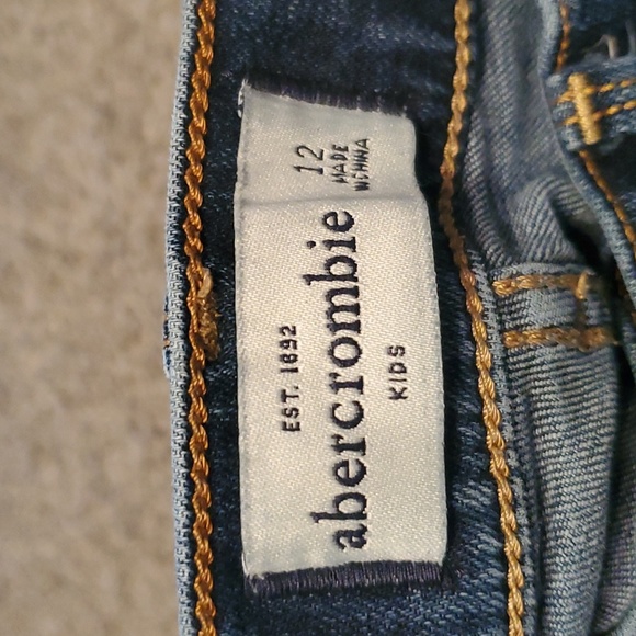 Girls' Jeans - Picture 3 of 5